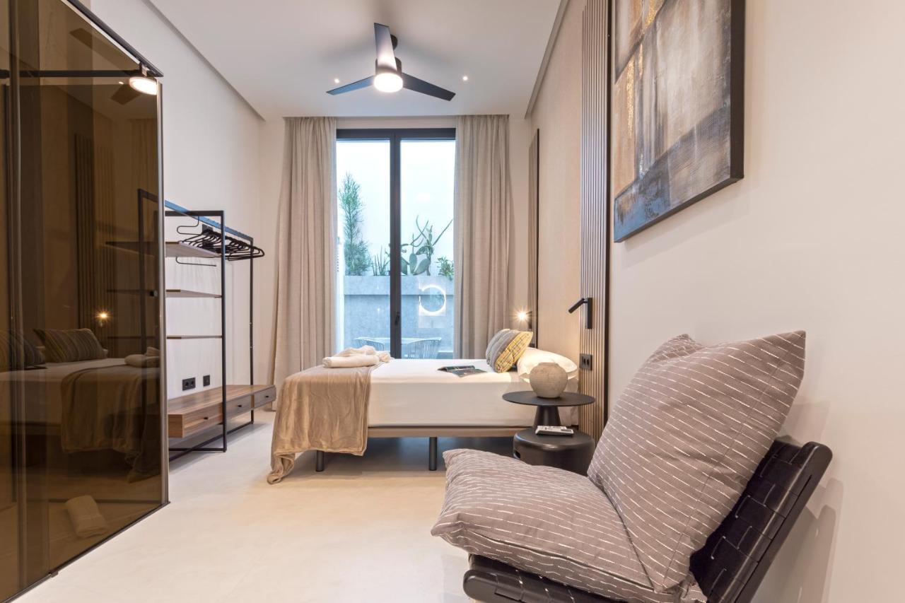 Magnificent Renovated 2Bd 2Bth Duplex With Backyard - City Centre Málaga Exteriör bild