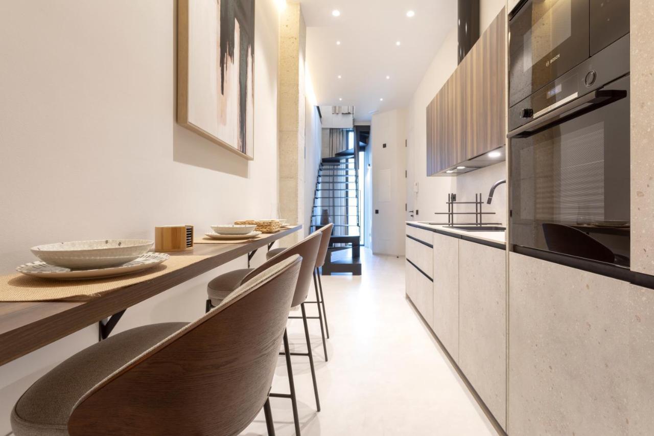 Magnificent Renovated 2Bd 2Bth Duplex With Backyard - City Centre Málaga Exteriör bild